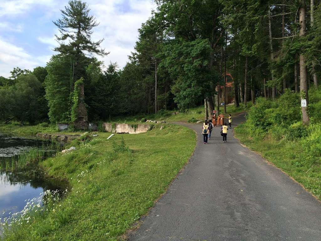 Fo Guang Shan New York Deer Park Retreat Center | 2005 Guymard Turnpike, Cuddebackville, NY 12729 | Phone: (718) 939-8318