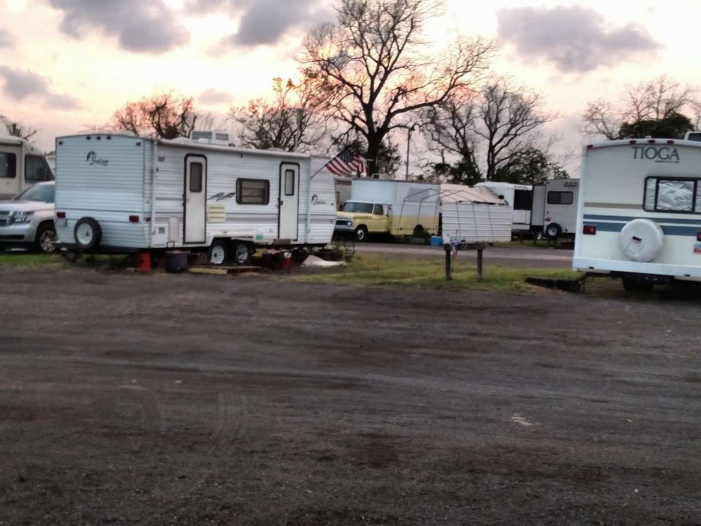 Riverbend RV Park | 1055 Agnes Rd, Richmond, TX 77469, USA | Phone: (281) 343-5151