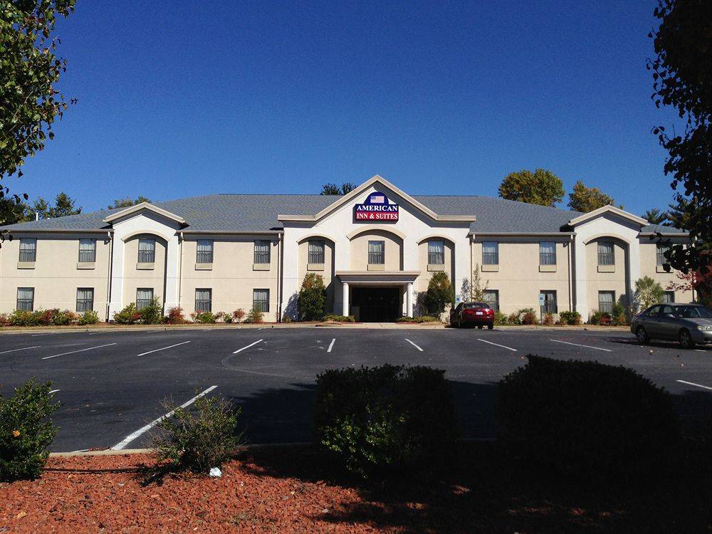 American Inn & Suites | 122 SW Cloverleaf Pl, High Point, NC 27263, USA | Phone: (336) 885-1000