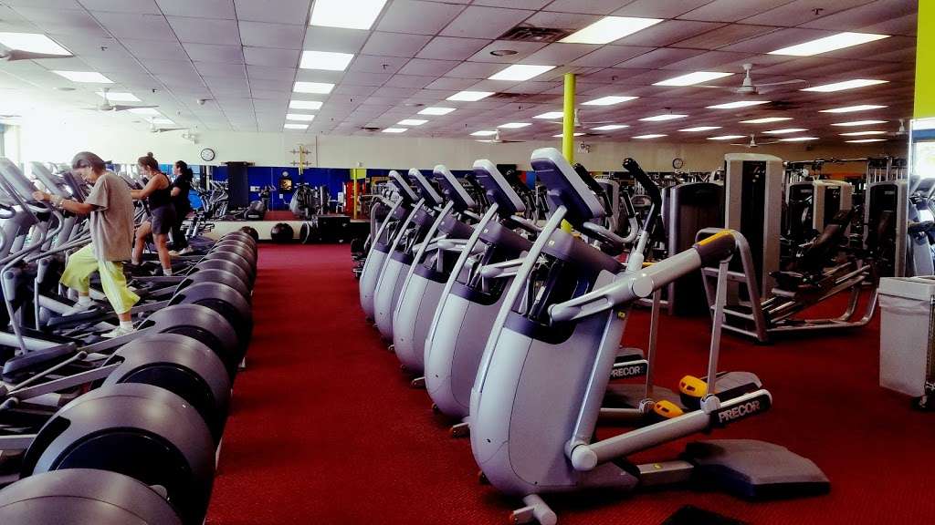 Charter Fitness | 3145 S Ashland Ave, Chicago, IL 60608, USA | Phone: (773) 847-0900