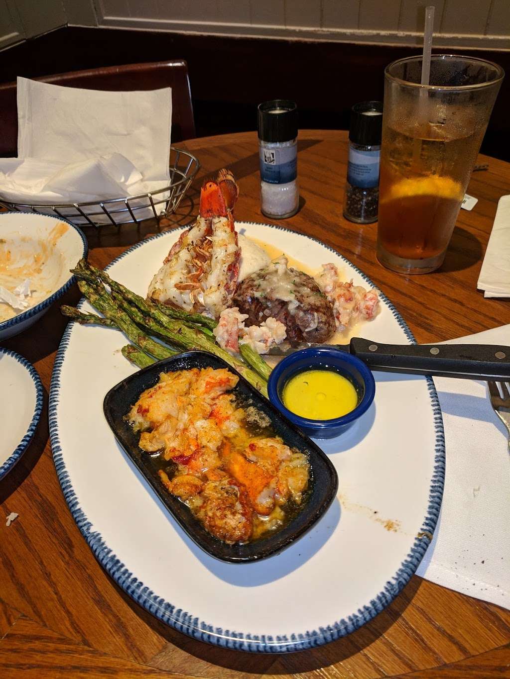 Red Lobster | 200 N New Hope Rd, Gastonia, NC 28054, USA | Phone: (704) 868-3884