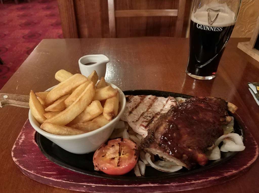 The Beacon Tree | Green Ln, Dagenham, Greater London RM8 1DJ, UK | Phone: 020 8984 0952