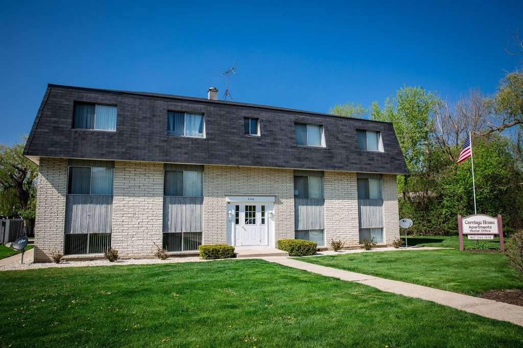 Carriage House | 4344 McClure Ave, Gurnee, IL 60031 | Phone: (847) 244-1616