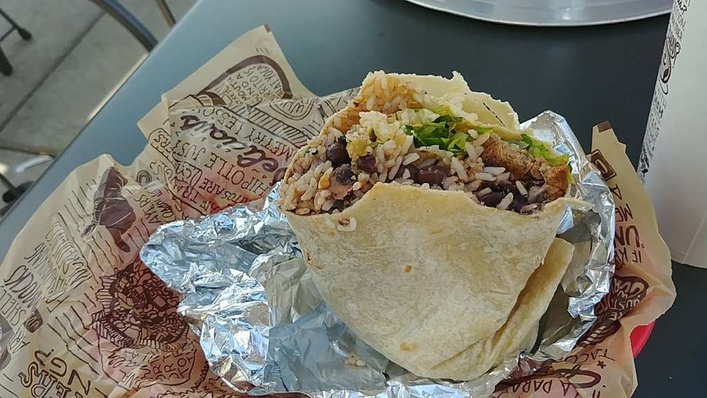 Chipotle Mexican Grill | 4600 Hoffman Blvd, Hoffman Estates, IL 60192, USA | Phone: (847) 649-5800