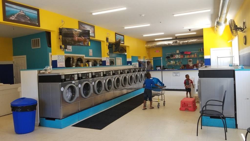 Community Laundry | 701 N Warman Ave, Indianapolis, IN 46222, USA | Phone: (317) 929-1009