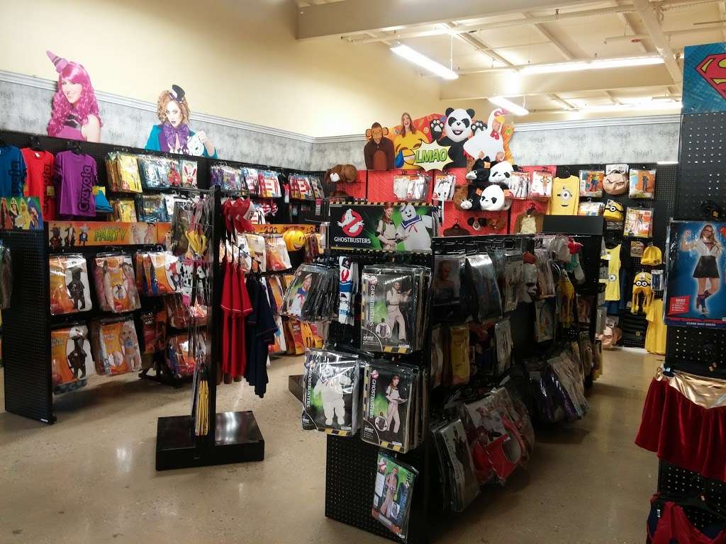 Spirit Halloween | 461 College Square, Newark, DE 19711, USA | Phone: (866) 586-0155