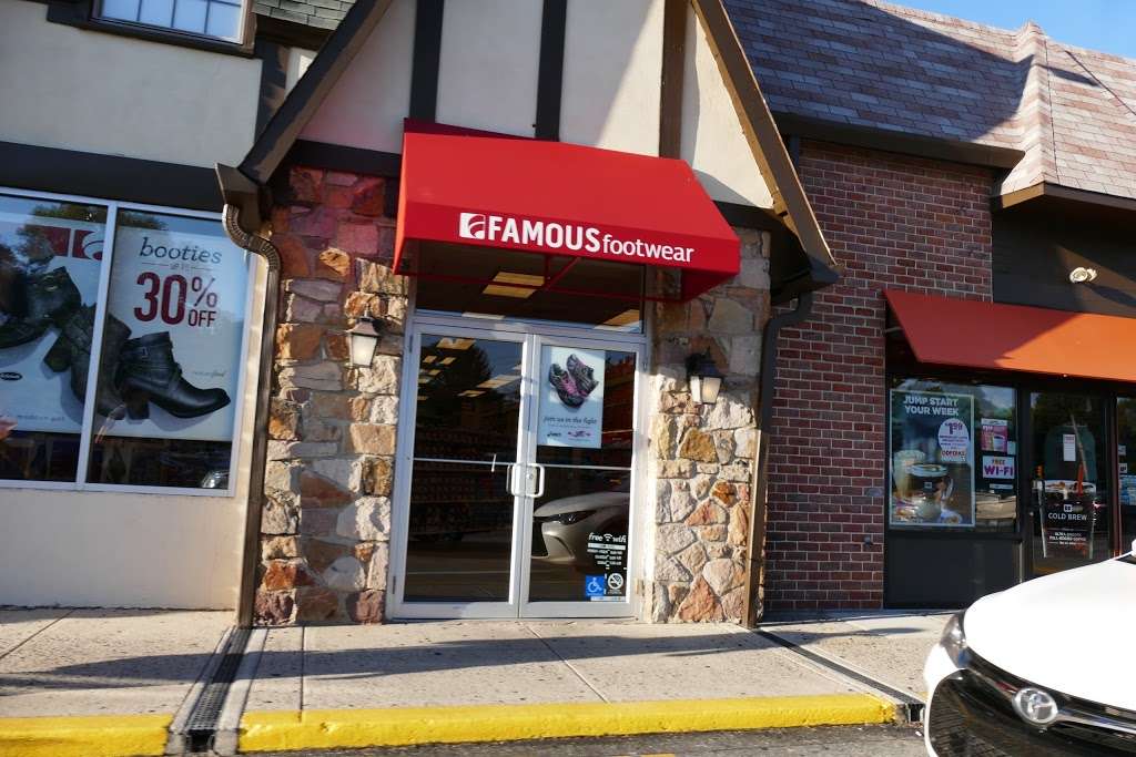 Famous Footwear | OLDE SPROUL SHOPPING VILLAGE, 1160 Baltimore Pike SUITE 320, Springfield, PA 19064, USA | Phone: (610) 549-9004