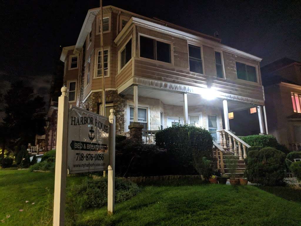 Harbor House Bed & Breakfast | 1 Hylan Blvd, Staten Island, NY 10305, USA | Phone: (718) 876-0056