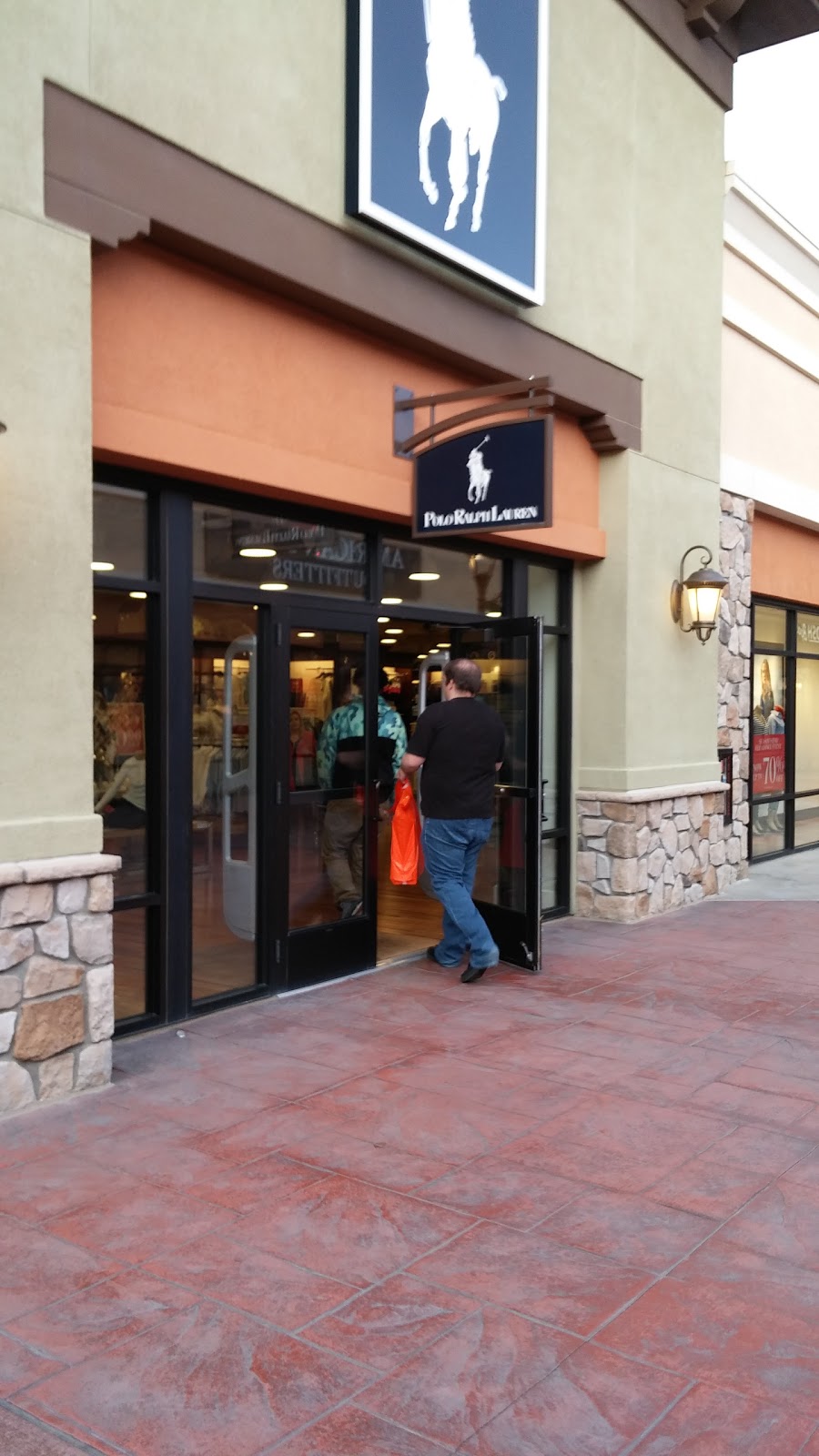 Polo Ralph Lauren Factory Store | 5701 Outlets at Tejon Pkwy Suite 700, Arvin, CA 93203, USA | Phone: (661) 858-1157