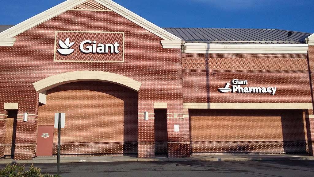 Giant Food | 635 Potomac Station Dr, Leesburg, VA 20176, USA | Phone: (571) 258-1900