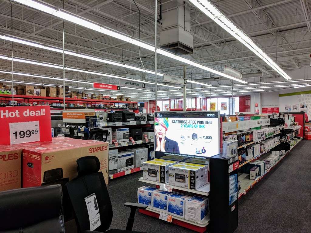 Staples | 1950 W, FL-426, Oviedo, FL 32765, USA | Phone: (407) 977-0586