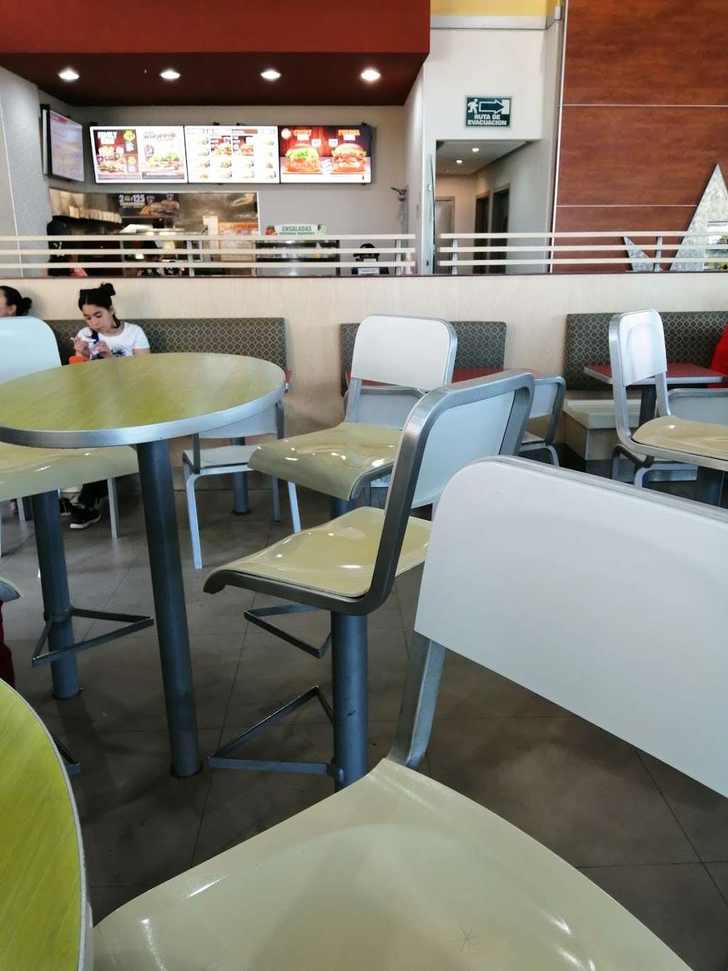 Burger King LOMA BONITA | Boulevard, Privada Agua Azul 7200, Loma Bonita, 22604 Tijuana, B.C., Mexico | Phone: 55 5255 5241