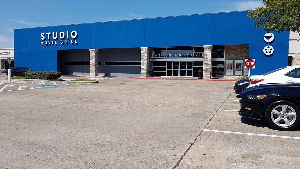 Studio Movie Grill | 8580 Hwy 6, Houston, TX 77095 | Phone: (346) 299-6455