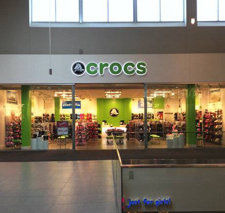 Crocs | 651 Kapkowski Rd, Elizabeth, NJ 07201 | Phone: (908) 355-2925