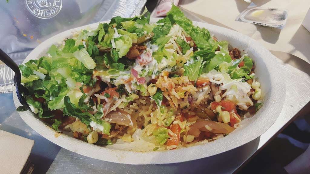 Chipotle Mexican Grill | 616 Fellsway, Medford, MA 02155, USA | Phone: (781) 393-6871
