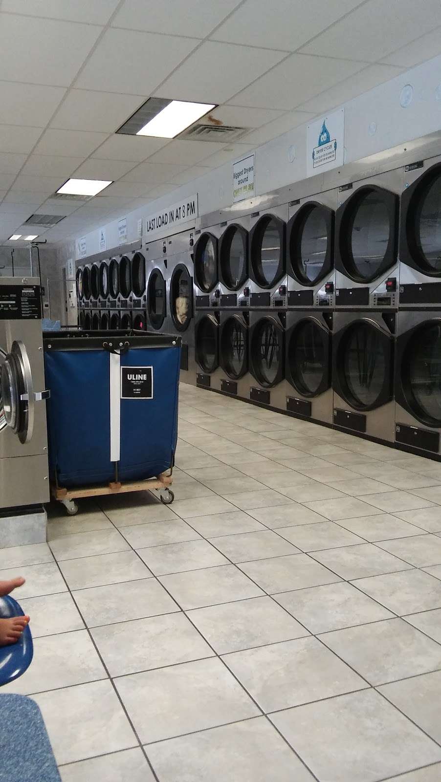Speedy Clean Laundromat | 282 N Gladstone Ave, Columbus, IN 47201, USA | Phone: (812) 799-0687