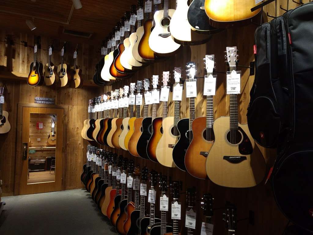 Guitar Center | 2601 Interstate 35E, Frontage Road #400, Lewisville, TX 75067, USA | Phone: (972) 459-1864