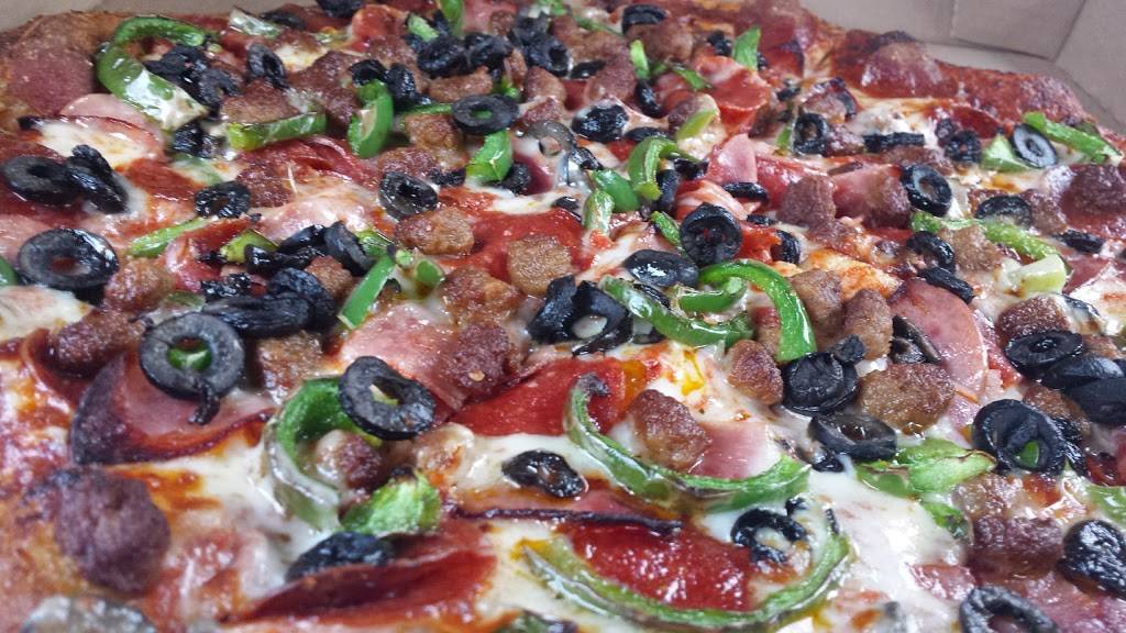 Canadian Pizza & Grill | 1241 E 4th St, Long Beach, CA 90802, USA | Phone: (562) 980-7605