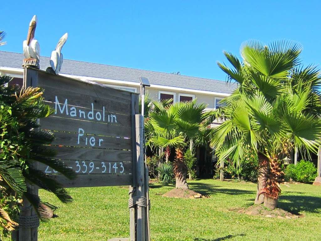 Mandolin Pier | 942 5th St, San Leon, TX 77539, USA | Phone: (281) 339-3143