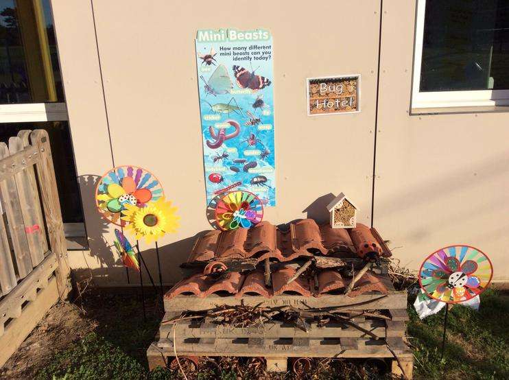 Manor Oak Nursery Orpington | Sweeps Ln, Orpington BR5 3PE, UK | Phone: 01689 828099