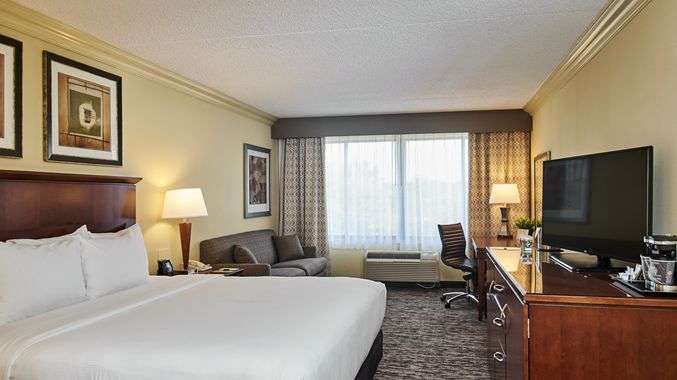 DoubleTree by Hilton Hotel Princeton | 4355 Trenton Fwy, Princeton, NJ 08540, USA | Phone: (609) 452-2400