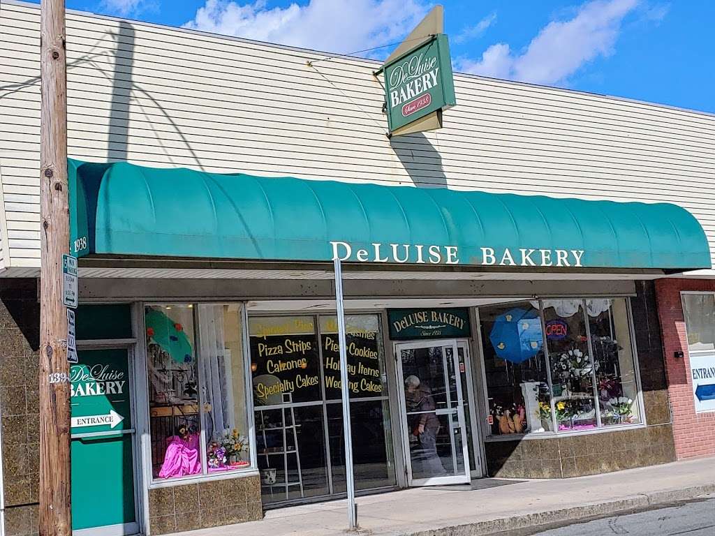 DeLuise Bakery | 1251 Chalkstone Ave, Providence, RI 02908, USA | Phone: (401) 351-5826