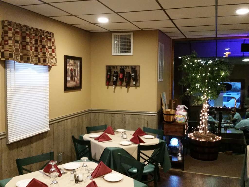 Cosmo Bella Pizza | 135 Newark Pompton Turnpike, Pequannock Township, NJ 07440 | Phone: (973) 694-0321