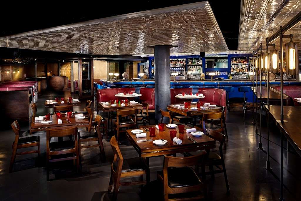 Pizza & Burger by Michael Mina | 4441 Collins Ave, Miami Beach, FL 33140, USA | Phone: (305) 674-4636