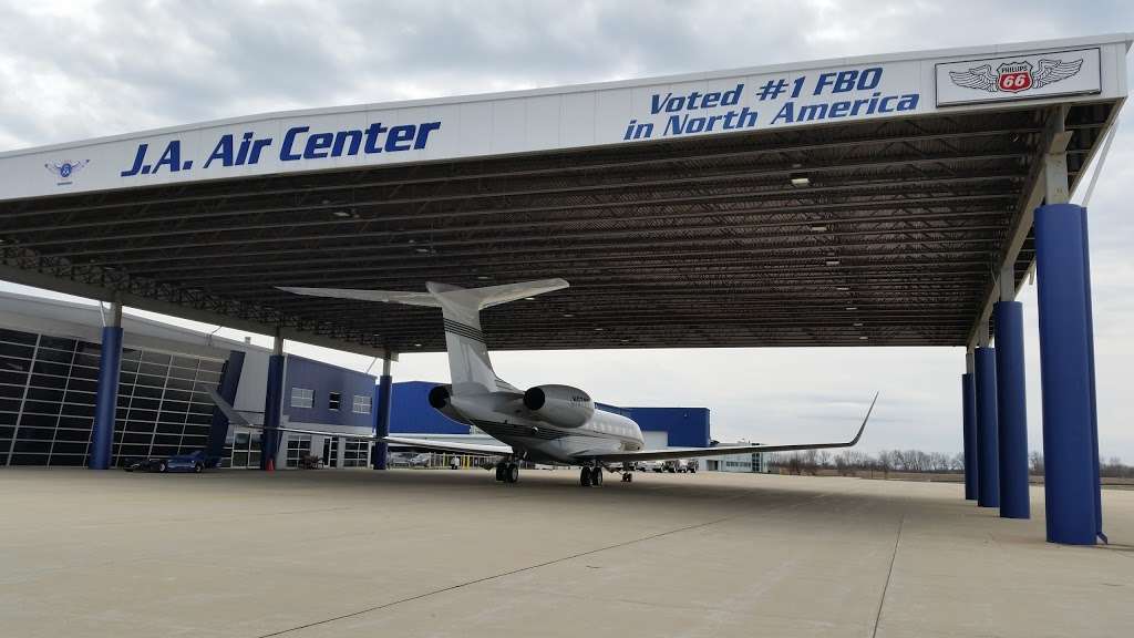 Aurora Municipal Airport (KARR) 43W636 US 30, Sugar Grove, IL 60554