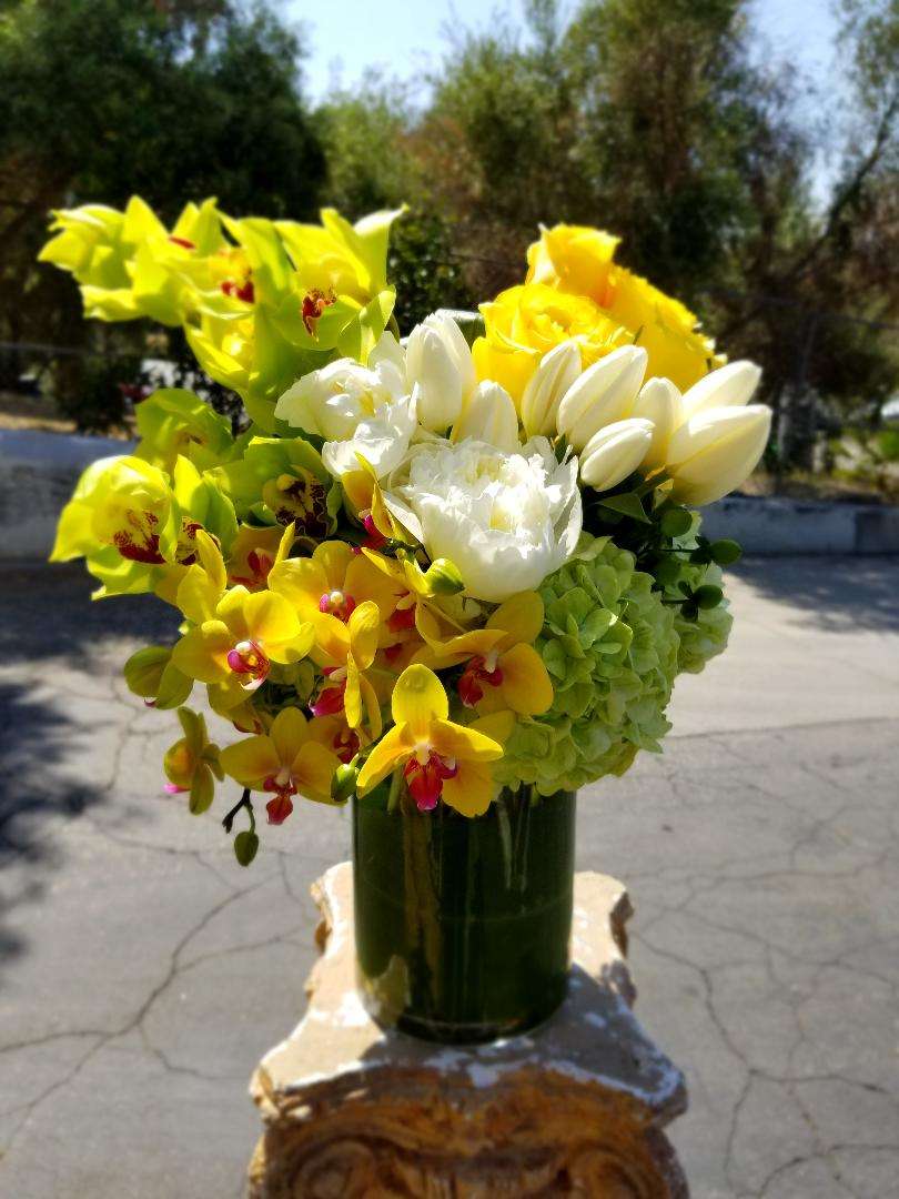 Floral Designs by Daves Flowers | 4738 Hollywood Blvd, Los Angeles, CA 90027, USA | Phone: (323) 666-4391