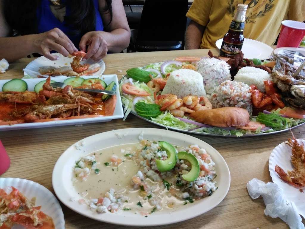 Mariscos Luis | 4225 W 47th St, Chicago, IL 60632 | Phone: (773) 843-3448