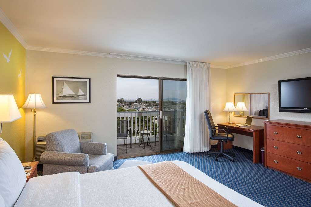 The Marina Inn on San Francisco Bay | 68 Monarch Bay Dr, San Leandro, CA 94577 | Phone: (510) 895-1311