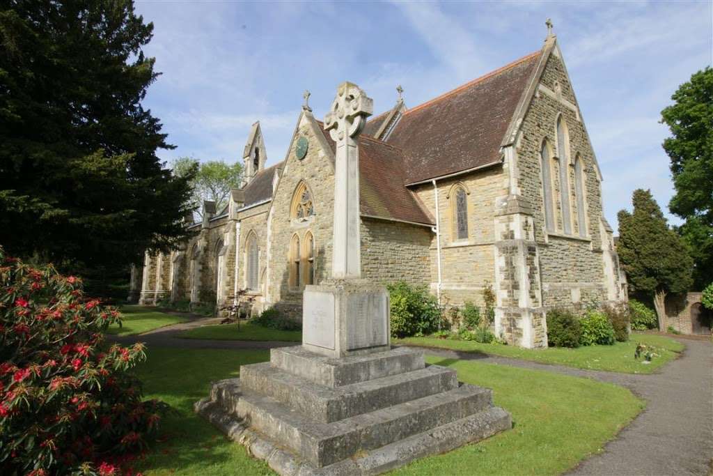 St John the Evangelist Church, Dormansland | 83 Dormans High St, Dormansland, Lingfield RH7 6QZ, UK | Phone: 01342 832391