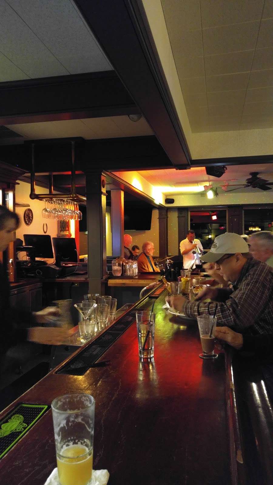 The Oaks Restaurant | 29500 N Lower Valley Rd, Tehachapi, CA 93561, USA | Phone: (661) 821-5521