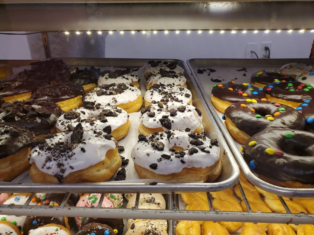 The Donut House | 25791 E Smoky Hill Rd #20, Aurora, CO 80016, USA | Phone: (303) 680-8505