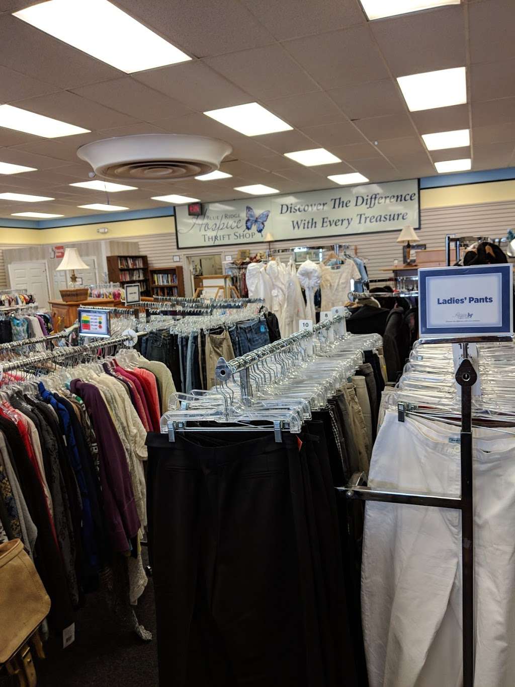 Blue Ridge Hospice: Thrift Store | 449 South St, Front Royal, VA 22630, USA | Phone: (540) 635-2268