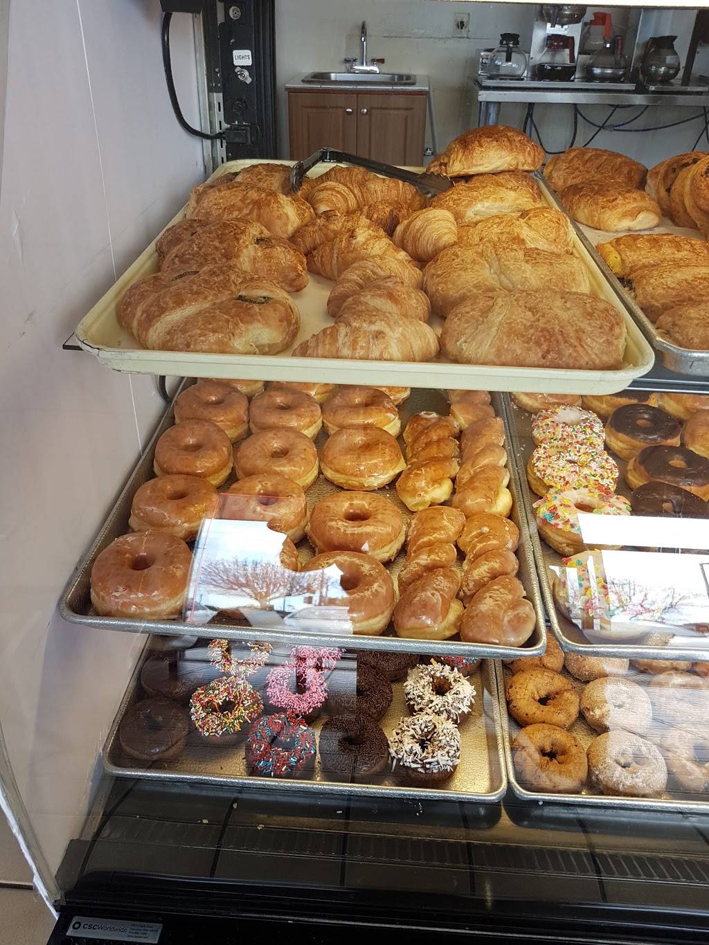 D&H Donuts | 11002 S Magnolia St, Anaheim, CA 92804, USA | Phone: (714) 606-9326