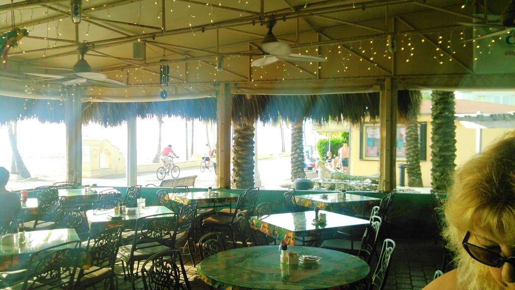 Ocean Alley Restaurant & Beach Bar | 900 N Broadwalk, Hollywood, FL 33019, USA | Phone: (954) 921-6171