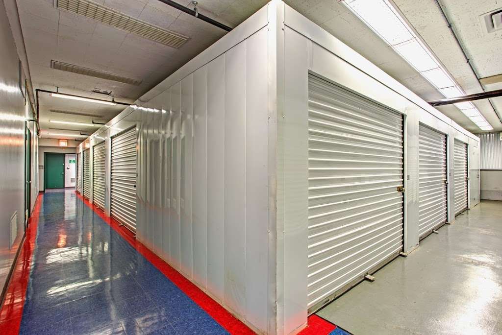 Metro Self Storage | 1800 Busse Hwy, Des Plaines, IL 60016, USA | Phone: (224) 217-9785