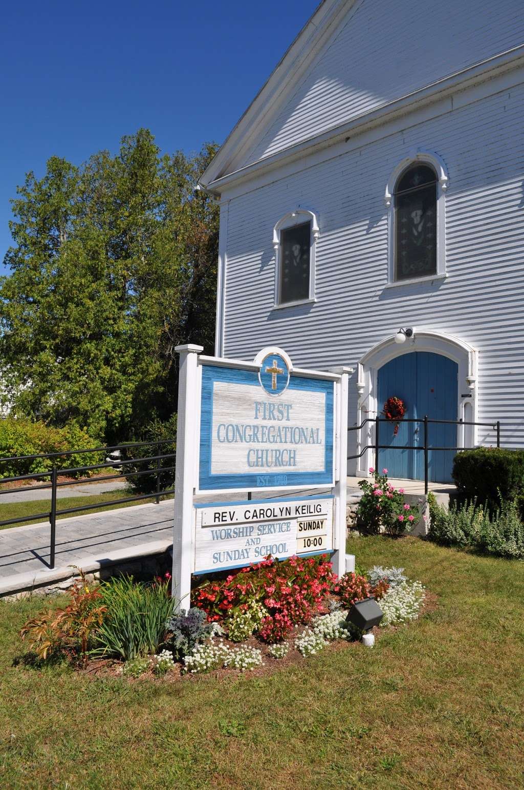 First Congregational Church-Salem | 15 Lawrence Rd, Salem, NH 03079, USA | Phone: (603) 893-3421