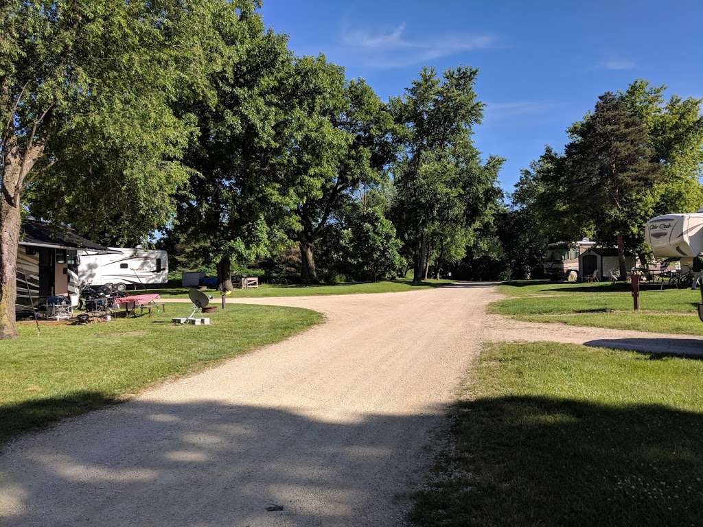 Pine Country RV & Camping Resort | 5710 Shattuck Rd, Belvidere, IL 61008, USA | Phone: (815) 547-5517