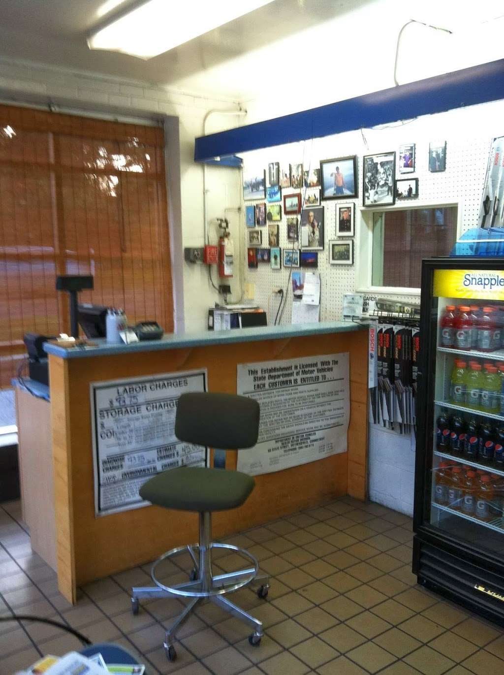 Cranbury Service Station | 10 Chestnut Hill Rd, Norwalk, CT 06851, USA | Phone: (203) 846-0097