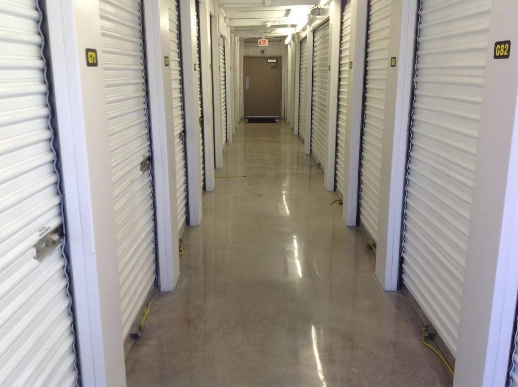 Life Storage - Phoenix | 3641 W Camelback Rd, Phoenix, AZ 85019, USA | Phone: (602) 841-9504