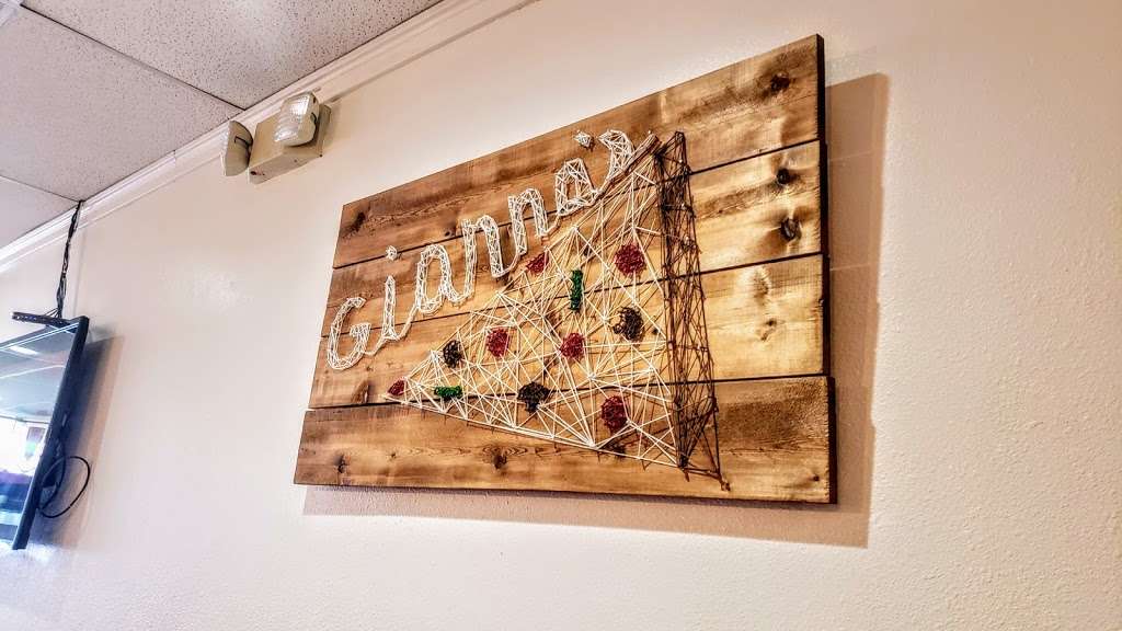 Giannas Pizza | 3620 W Sahara Ave W-4, Las Vegas, NV 89102 | Phone: (702) 368-0368