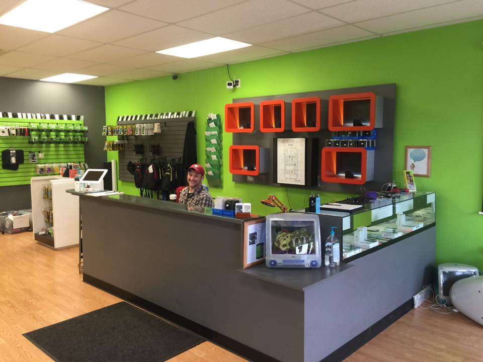 The iShop Repair | 8401 E US Hwy 36, Avon, IN 46123, USA | Phone: (317) 272-7467