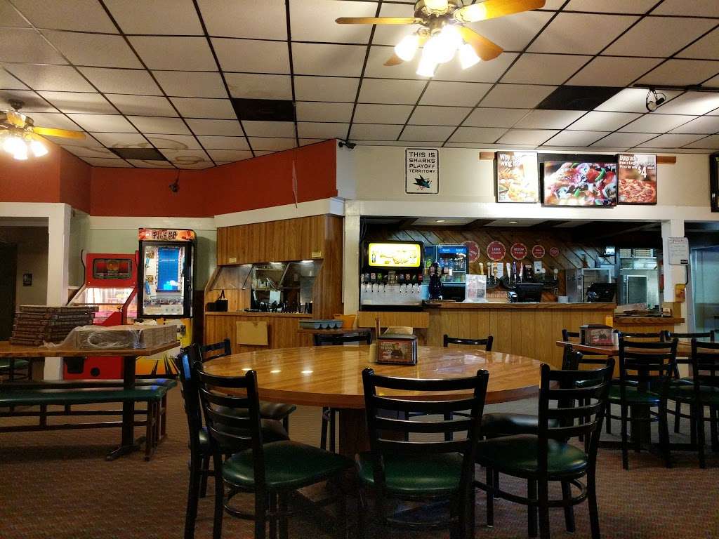 Round Table Pizza | 1015 E Capitol Expy, San Jose, CA 95121, USA | Phone: (408) 629-4242