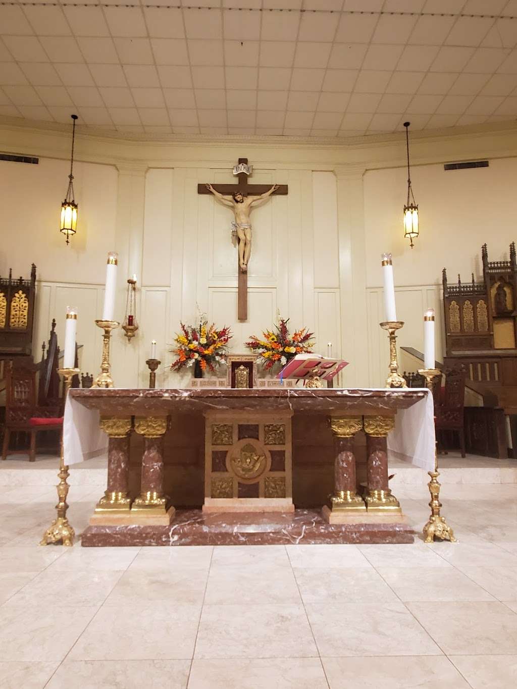 Cathedral of Saint Matthew | 9101 Airline Dr, Houston, TX 77037, USA | Phone: (281) 260-9622