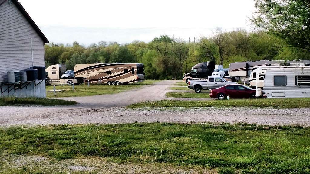 The Great Escape RV and Camp Resort | 19912 E Old Hwy 40, Higginsville, MO 64037, USA | Phone: (660) 584-2649