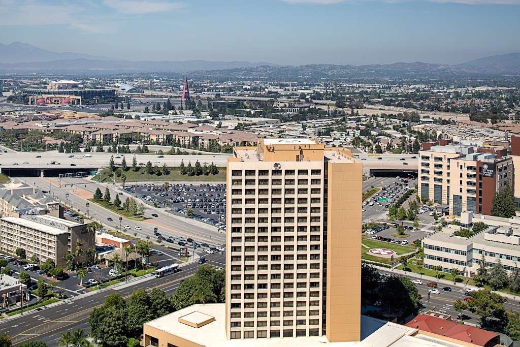 DoubleTree by Hilton Hotel Anaheim - Orange County | 100 The City Dr S, Orange, CA 92868, USA | Phone: (714) 634-4500