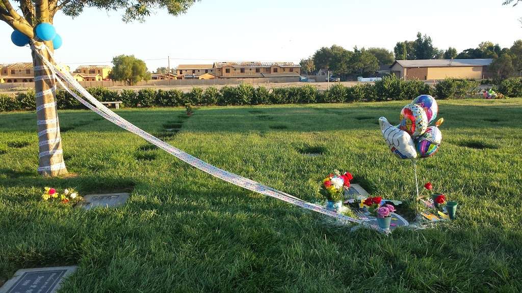 Perris Valley Cemetery | 915 N Perris Blvd, Perris, CA 92571, USA | Phone: (951) 657-2352